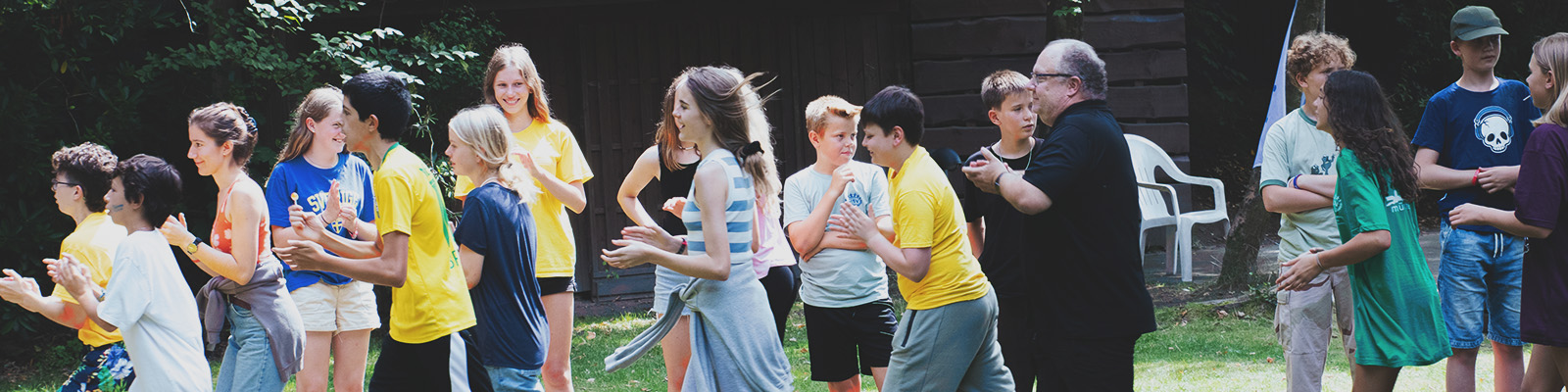 Spielende Kinder in einem interkulturellen Camp des CISV Germany